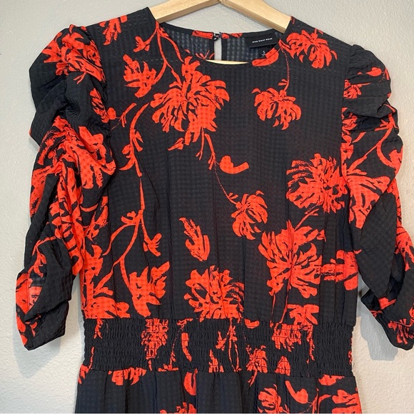 Who What Wear Floral Print Smocked Waist Dress. Size S - Picture 4 of 16